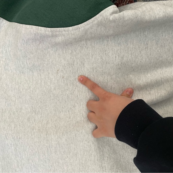 VINTAGE 1996 GREEN BOMBER VARSITY JACKET - Picture 4 of 4